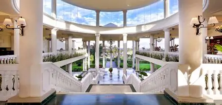 Grand Palladium Lady Hamilton Resort & Spa